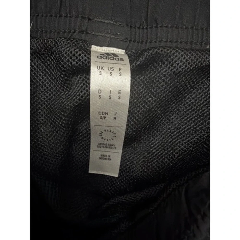Adidas Men's Athletic Shorts Black White 3-Stripe Drawstring Size Small.    3917